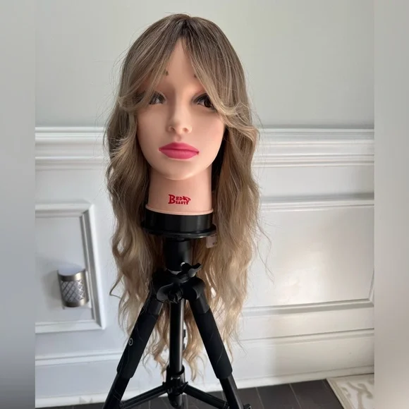 JB EXTENSIONS DAPHNE MIX BLONDE, WITH TAG, BANGS TO BE STYLED TO YOUR PREFERENCE - Picture 3 of 6